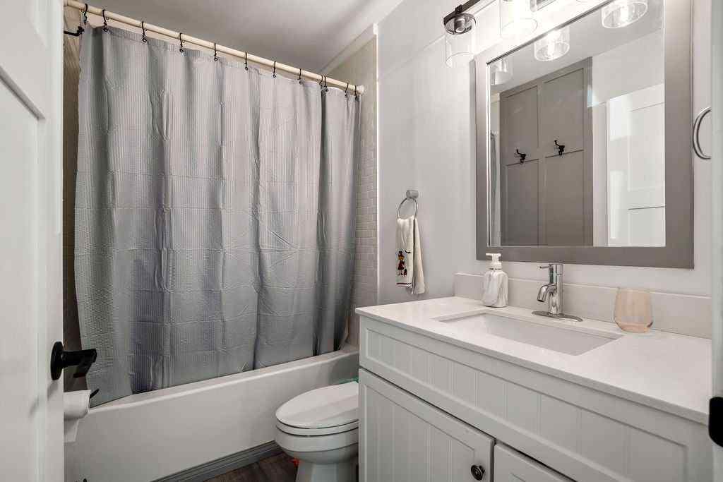 MLS® A2263734 - 51 Hunters Crescent  in Hunters Glen Okotoks, Residential