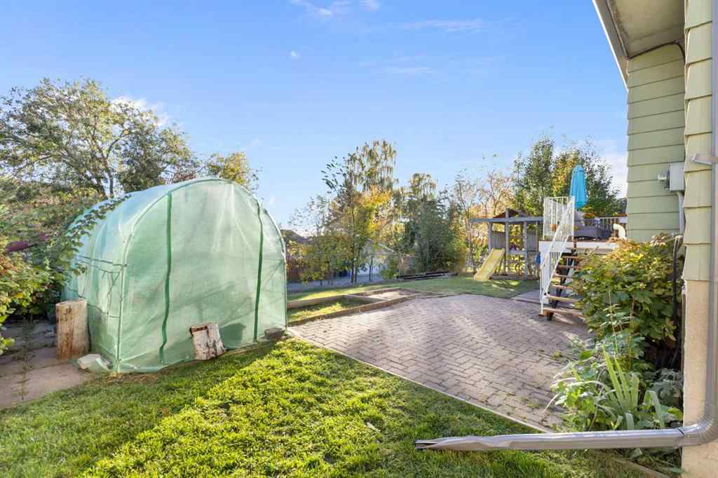 MLS® A2263736 - 27 Deercrest Close SE in Deer Ridge Calgary, Residential