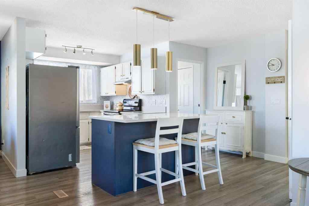 MLS® A2263736 - 27 Deercrest Close SE in Deer Ridge Calgary, Residential