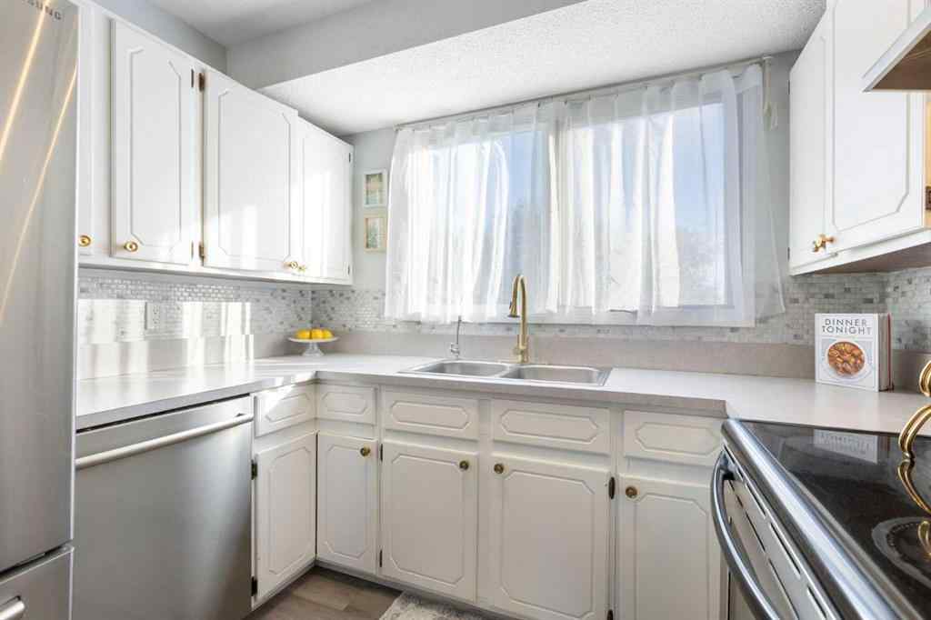 MLS® A2263736 - 27 Deercrest Close SE in Deer Ridge Calgary, Residential