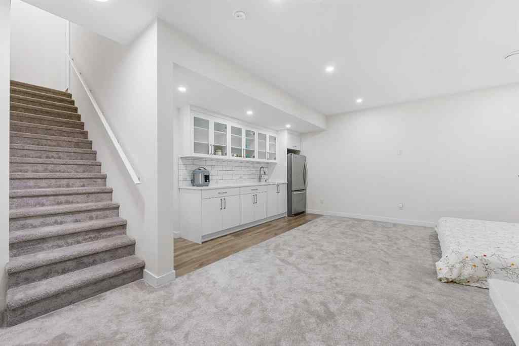 MLS® A2263739 - 51 Crestridge Common SW in Crestmont Calgary, Residential