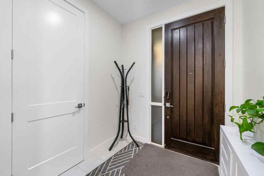 MLS® A2263739 - 51 Crestridge Common SW in Crestmont Calgary, Residential