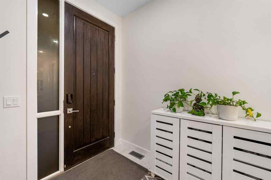 MLS® A2263739 - 51 Crestridge Common SW in Crestmont Calgary, Residential