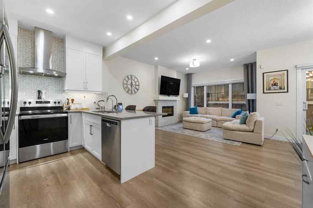 MLS® A2263739 - 51 Crestridge Common SW in Crestmont Calgary, Residential