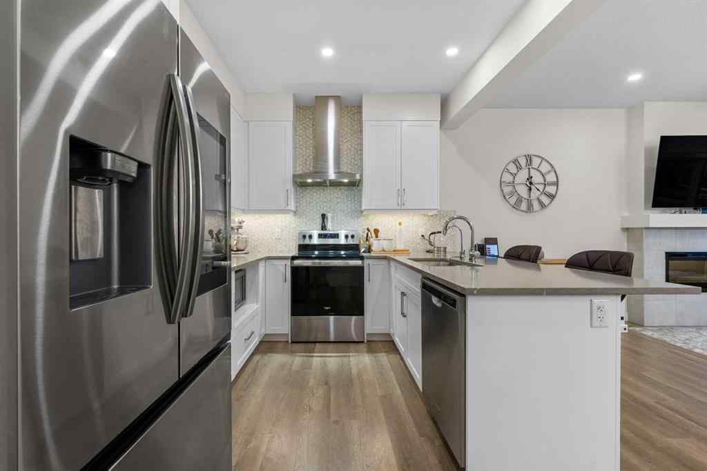 MLS® A2263739 - 51 Crestridge Common SW in Crestmont Calgary, Residential