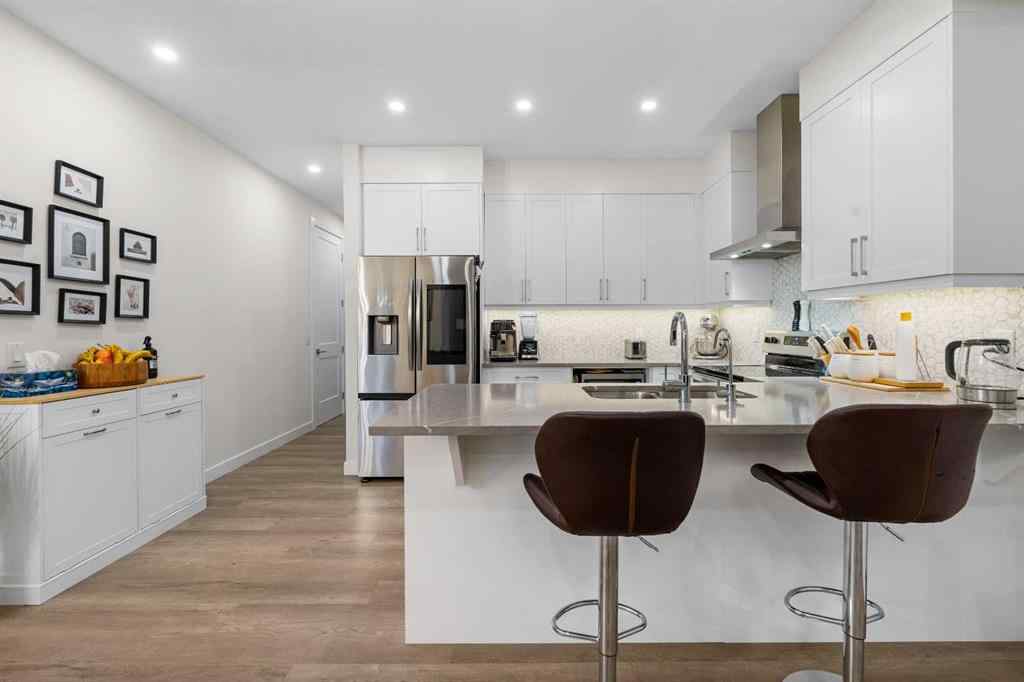 MLS® A2263739 - 51 Crestridge Common SW in Crestmont Calgary, Residential