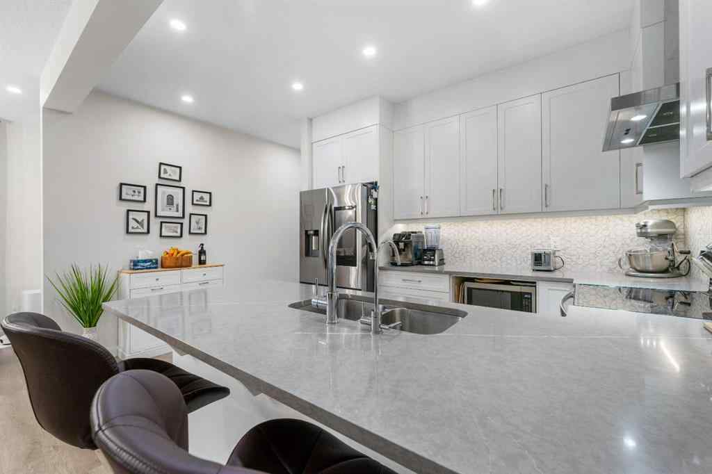 MLS® A2263739 - 51 Crestridge Common SW in Crestmont Calgary, Residential