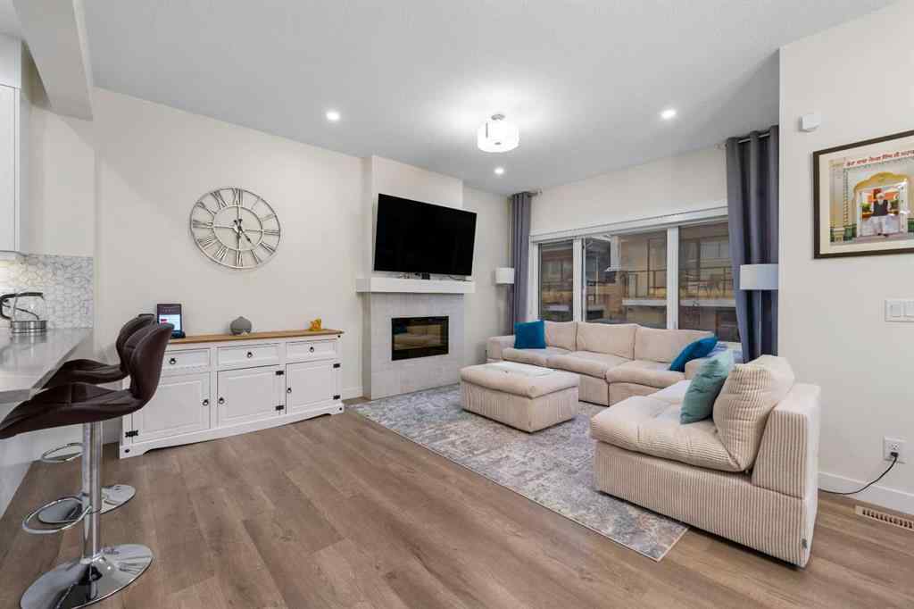 MLS® A2263739 - 51 Crestridge Common SW in Crestmont Calgary, Residential