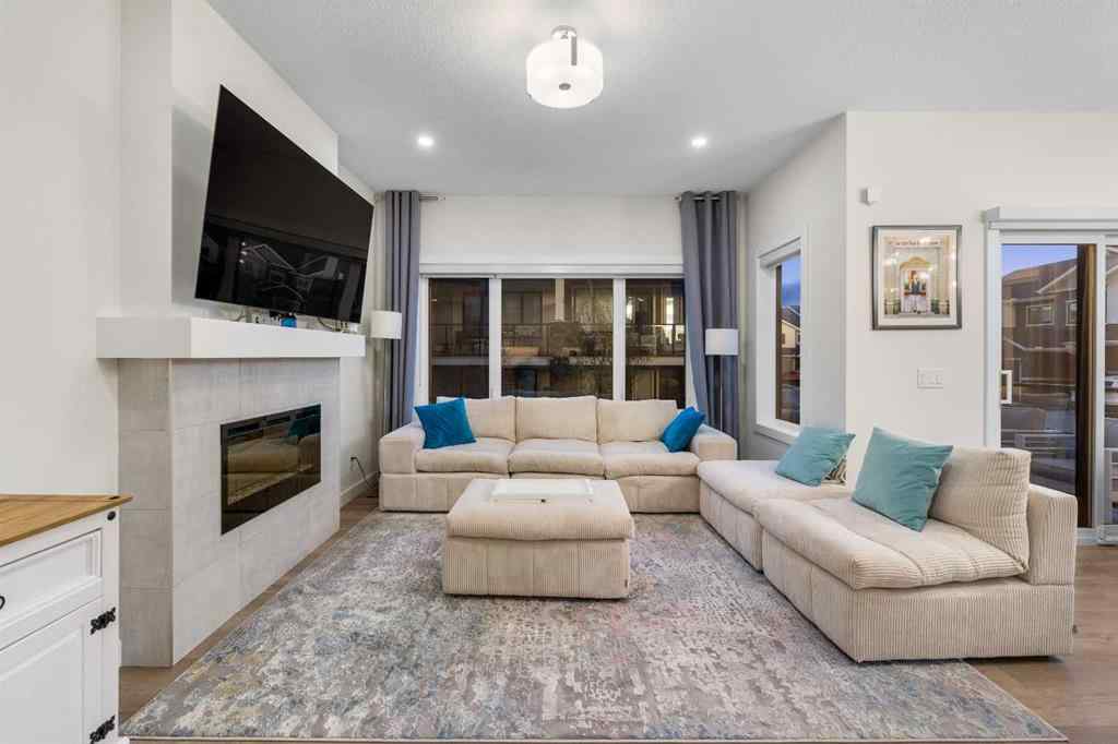 MLS® A2263739 - 51 Crestridge Common SW in Crestmont Calgary, Residential