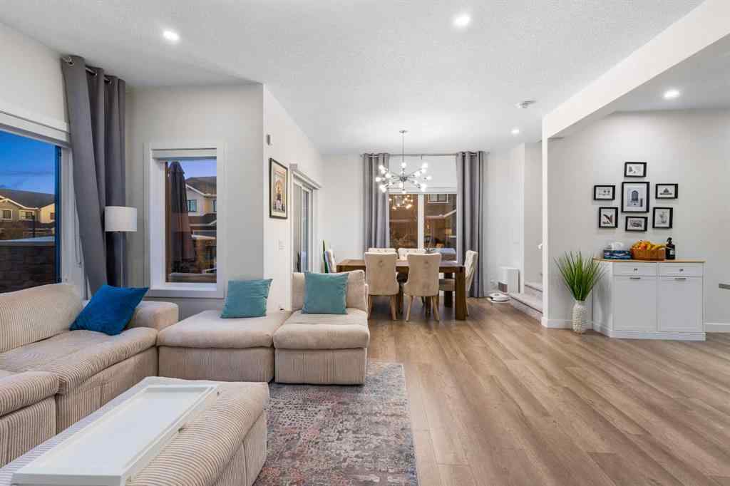 MLS® A2263739 - 51 Crestridge Common SW in Crestmont Calgary, Residential