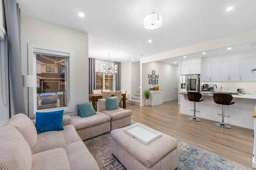 MLS® A2263739 - 51 Crestridge Common SW in Crestmont Calgary, Residential