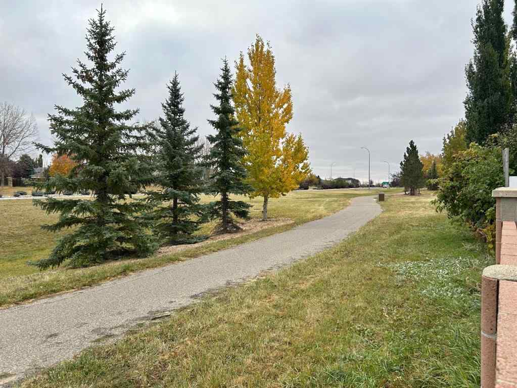 MLS® A2263742 - 192 Mt Rundle Road W in Mountain Heights Lethbridge, Residential
