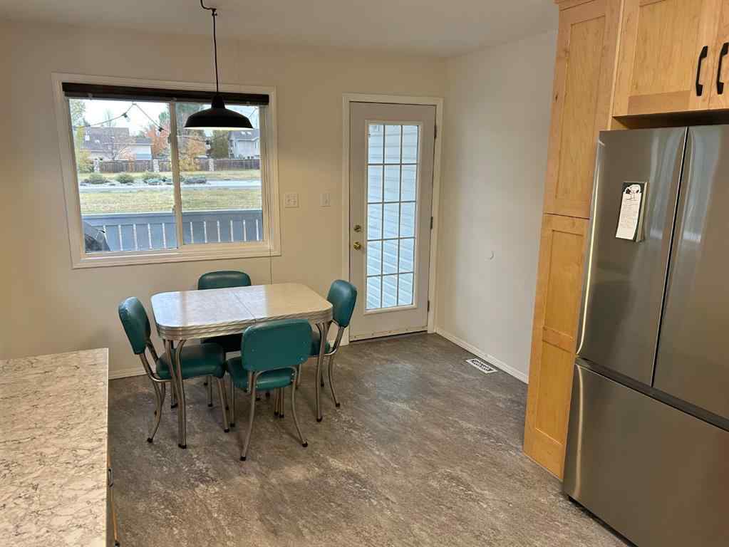 MLS® A2263742 - 192 Mt Rundle Road W in Mountain Heights Lethbridge, Residential