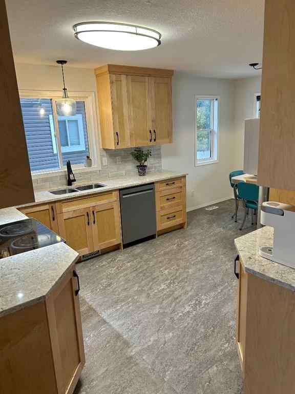 MLS® A2263742 - 192 Mt Rundle Road W in Mountain Heights Lethbridge, Residential