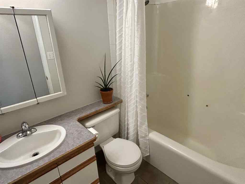 MLS® A2263742 - 192 Mt Rundle Road W in Mountain Heights Lethbridge, Residential