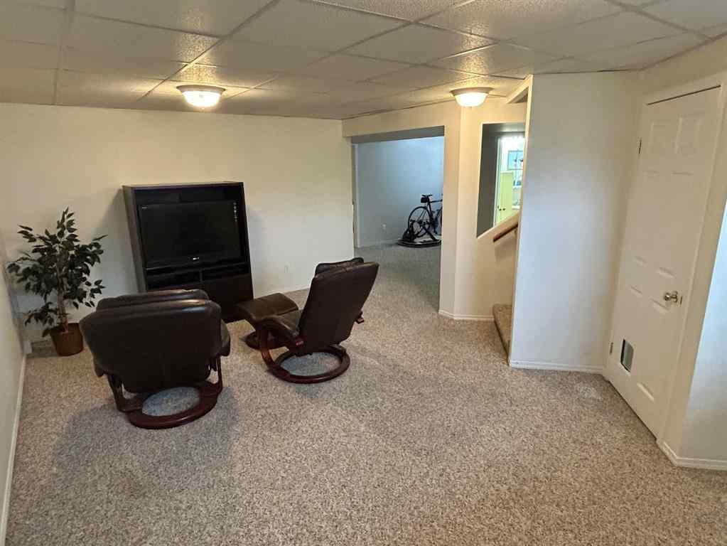 MLS® A2263742 - 192 Mt Rundle Road W in Mountain Heights Lethbridge, Residential