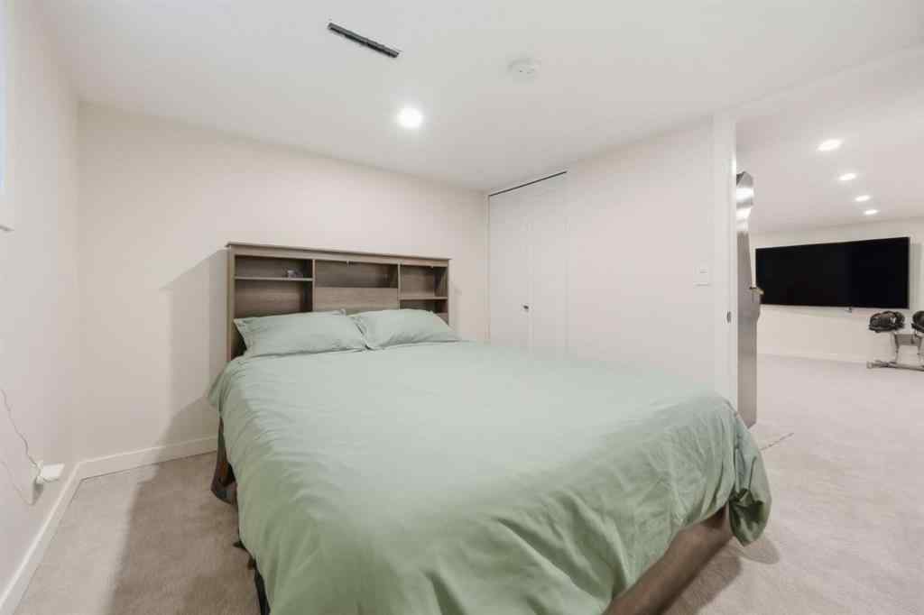 MLS® A2263753 - 8131 33 Avenue NW in Bowness Calgary, Residential