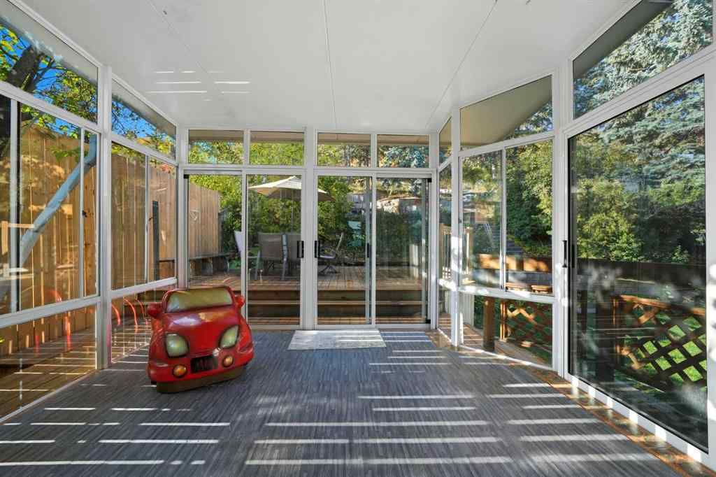 MLS® A2263753 - 8131 33 Avenue NW in Bowness Calgary, Residential