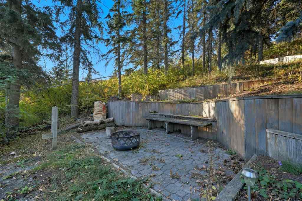 MLS® A2263753 - 8131 33 Avenue NW in Bowness Calgary, Residential