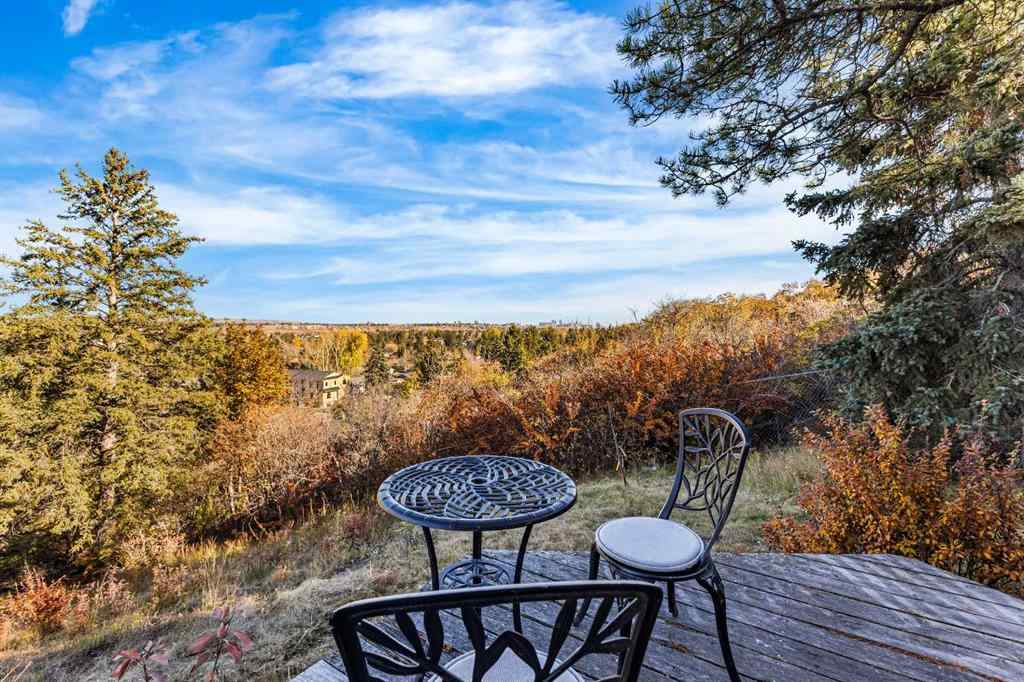 MLS® A2263753 - 8131 33 Avenue NW in Bowness Calgary, Residential