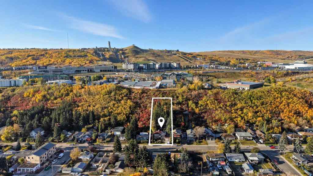 MLS® A2263753 - 8131 33 Avenue NW in Bowness Calgary, Residential