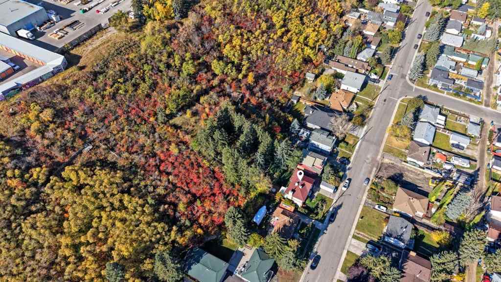 MLS® A2263753 - 8131 33 Avenue NW in Bowness Calgary, Residential