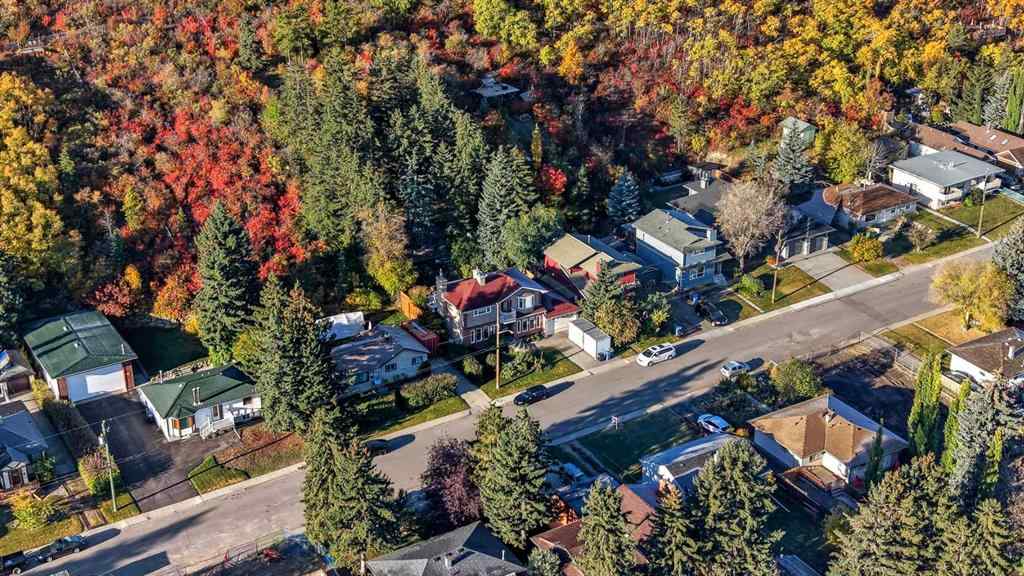 MLS® A2263753 - 8131 33 Avenue NW in Bowness Calgary, Residential