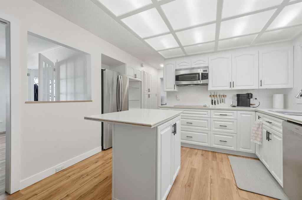 MLS® A2263753 - 8131 33 Avenue NW in Bowness Calgary, Residential