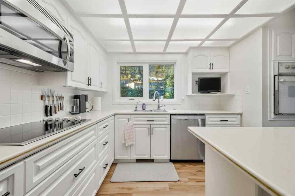 MLS® A2263753 - 8131 33 Avenue NW in Bowness Calgary, Residential