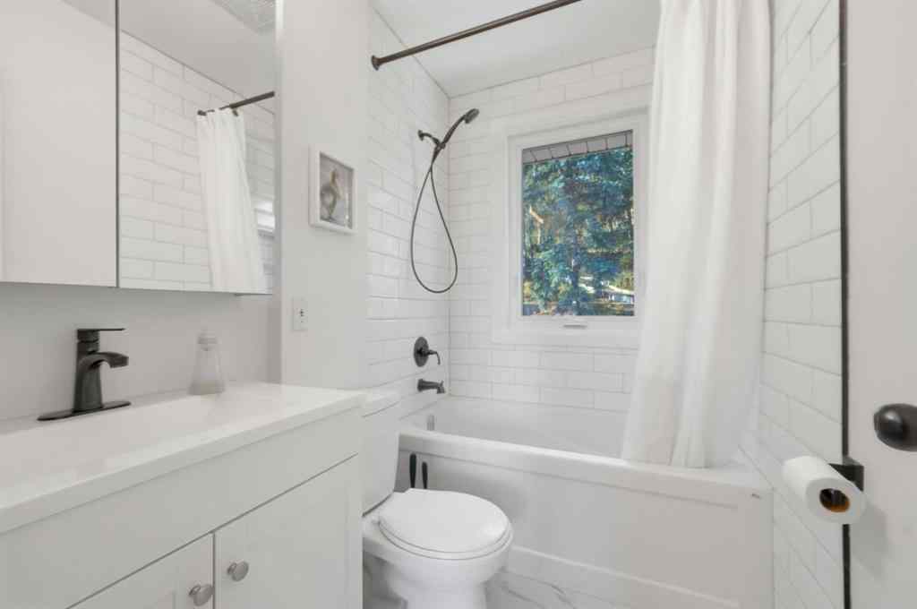 MLS® A2263753 - 8131 33 Avenue NW in Bowness Calgary, Residential