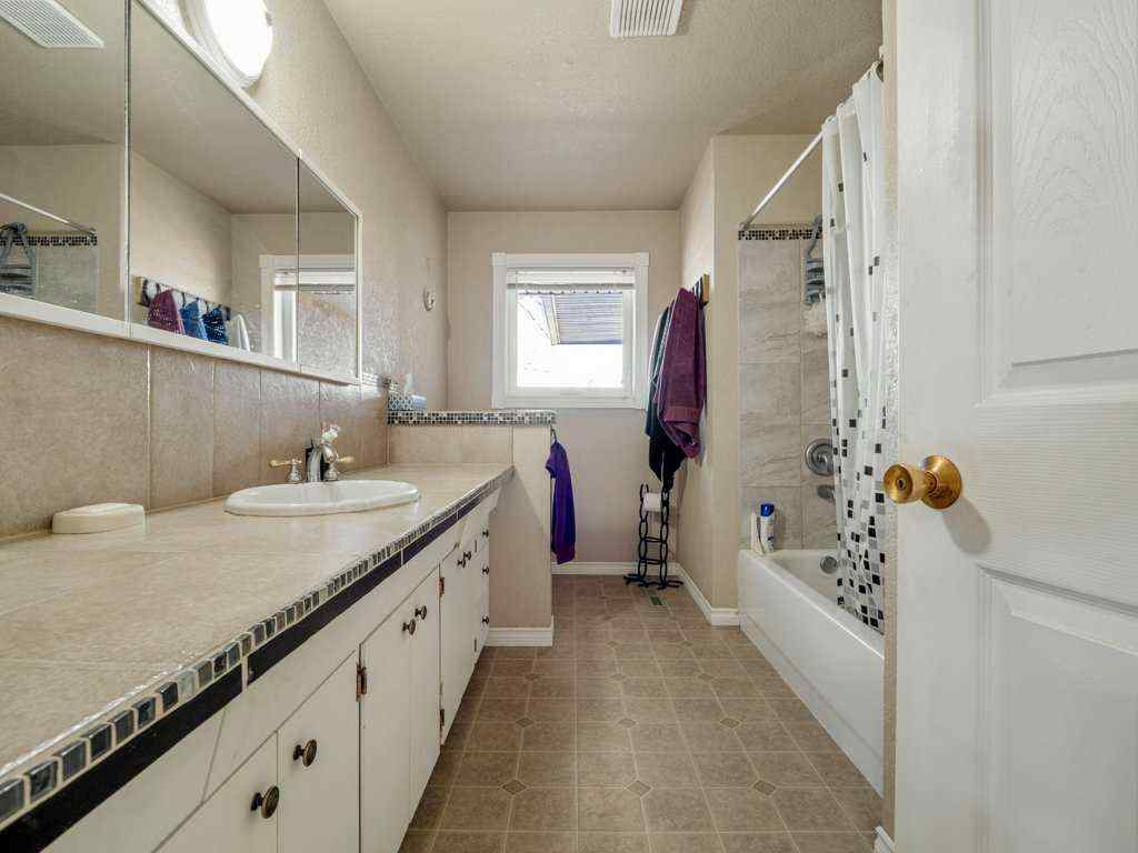 MLS® A2263754 - 101012 Range Road 234   in NONE Rural Lethbridge County, Residential