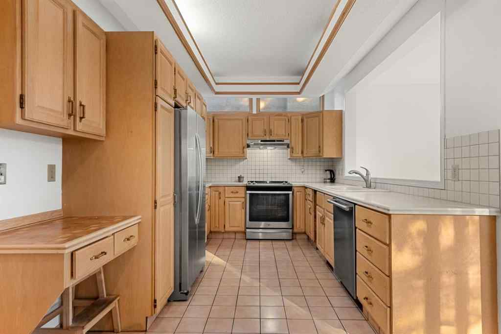 MLS® A2263758 - 907 Shawnee Drive SW in Shawnee Slopes Calgary, Residential