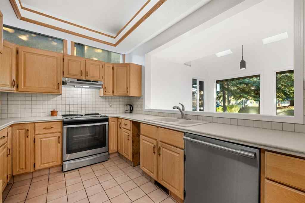 MLS® A2263758 - 907 Shawnee Drive SW in Shawnee Slopes Calgary, Residential