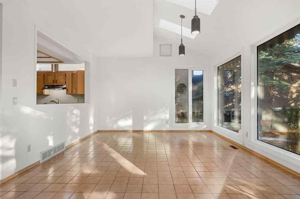 MLS® A2263758 - 907 Shawnee Drive SW in Shawnee Slopes Calgary, Residential