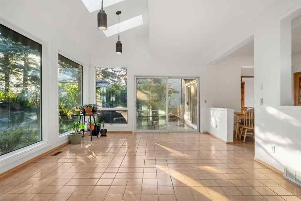 MLS® A2263758 - 907 Shawnee Drive SW in Shawnee Slopes Calgary, Residential