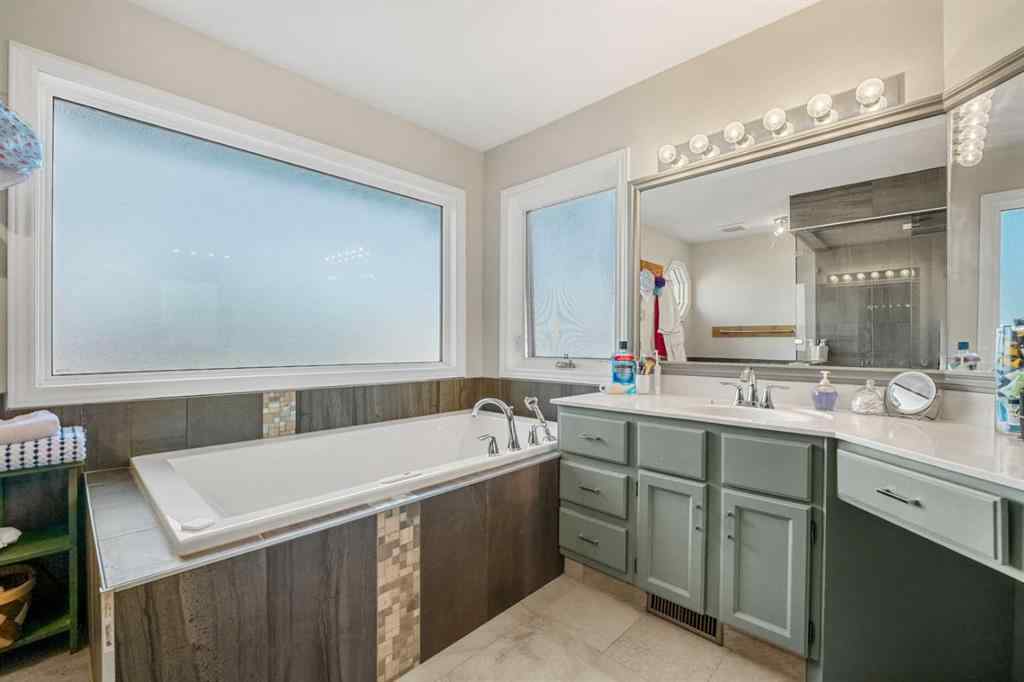 MLS® A2263758 - 907 Shawnee Drive SW in Shawnee Slopes Calgary, Residential