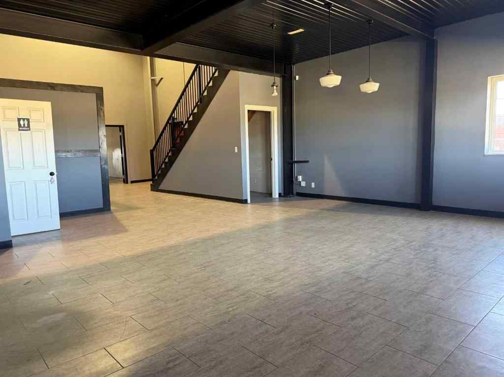 MLS® A2263774 - 18 Sylvaire Close  in Cuendet Industrial Park Sylvan Lake, Commercial