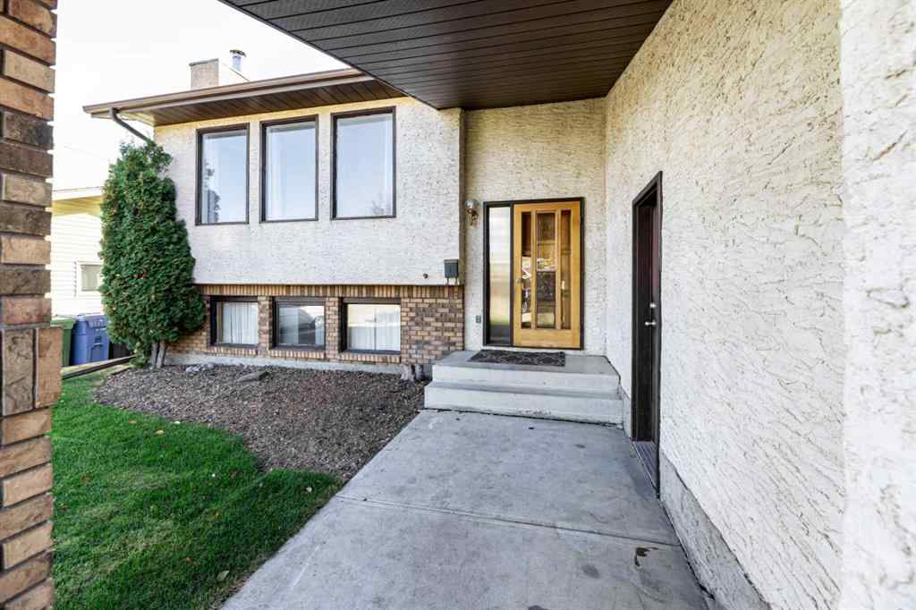 MLS® A2263775 - 32 Huget Crescent  in Highland Green Red Deer, Residential