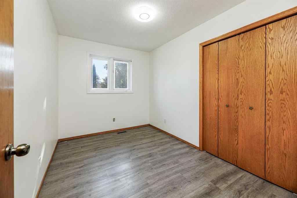 MLS® A2263775 - 32 Huget Crescent  in Highland Green Red Deer, Residential