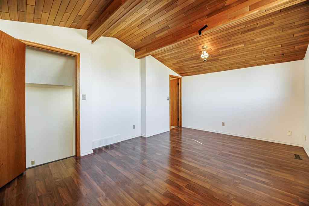 MLS® A2263775 - 32 Huget Crescent  in Highland Green Red Deer, Residential