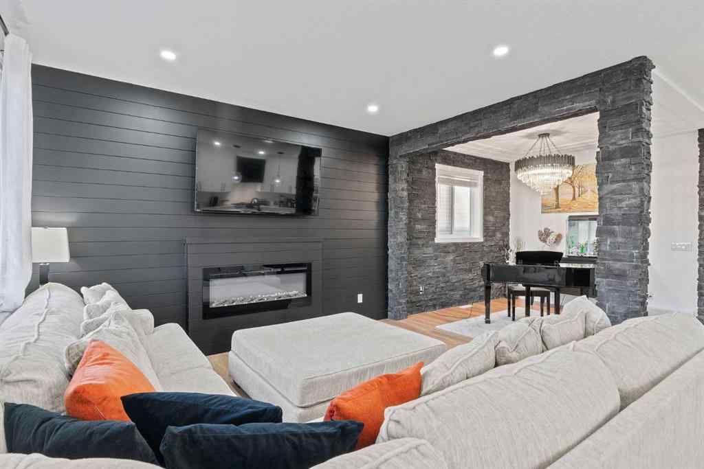 MLS® A2263778 - 818 Edgefield Street  in Edgefield Strathmore, Residential