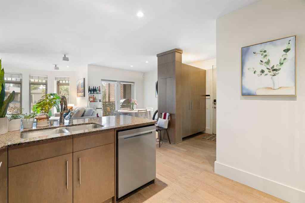 MLS® A2263780 - Unit #102 1407 Kensington Close NW in Hillhurst Calgary, Residential