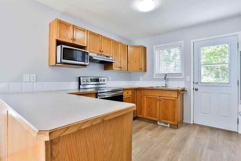 MLS® A2263787 - 30 MT Backus Crescent W in Mountain Heights Lethbridge, Residential