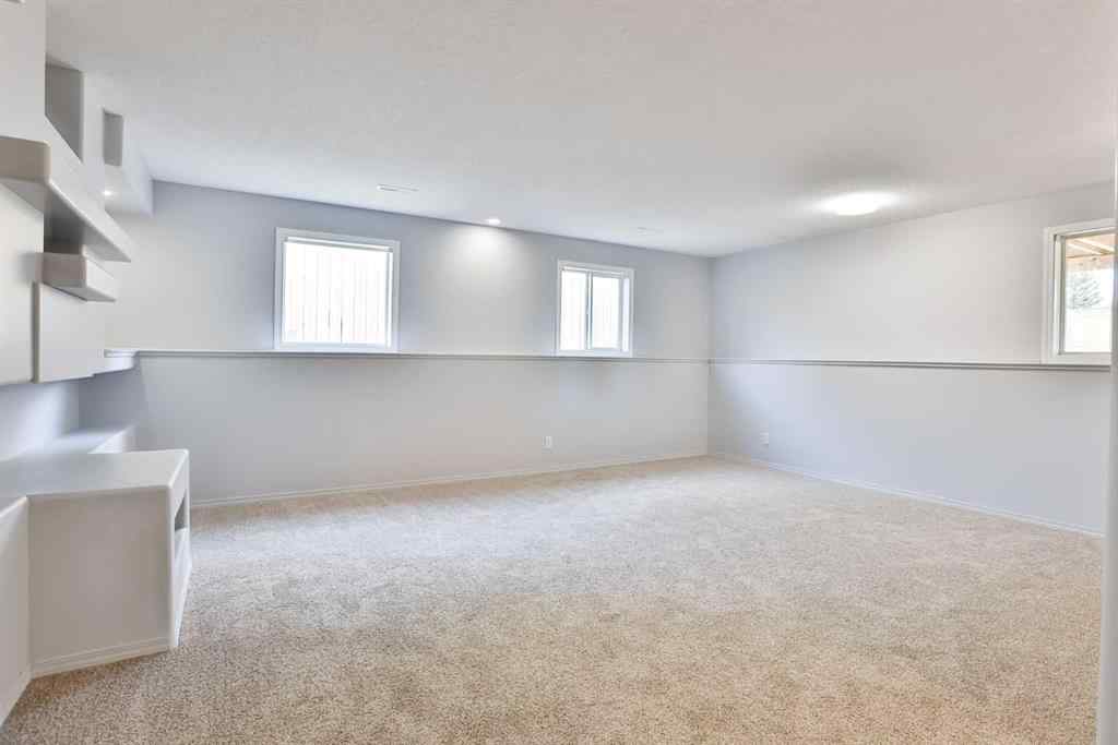 MLS® A2263787 - 30 MT Backus Crescent W in Mountain Heights Lethbridge, Residential