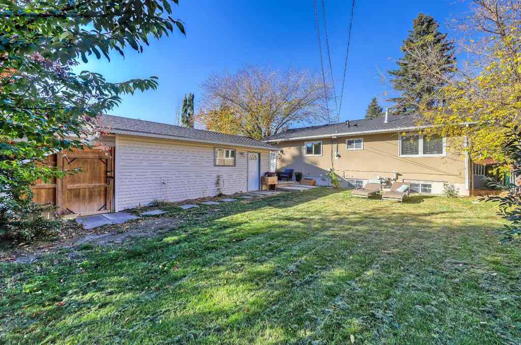 MLS® A2263796 - 5219 Valiant Drive NW in Varsity Calgary, Residential