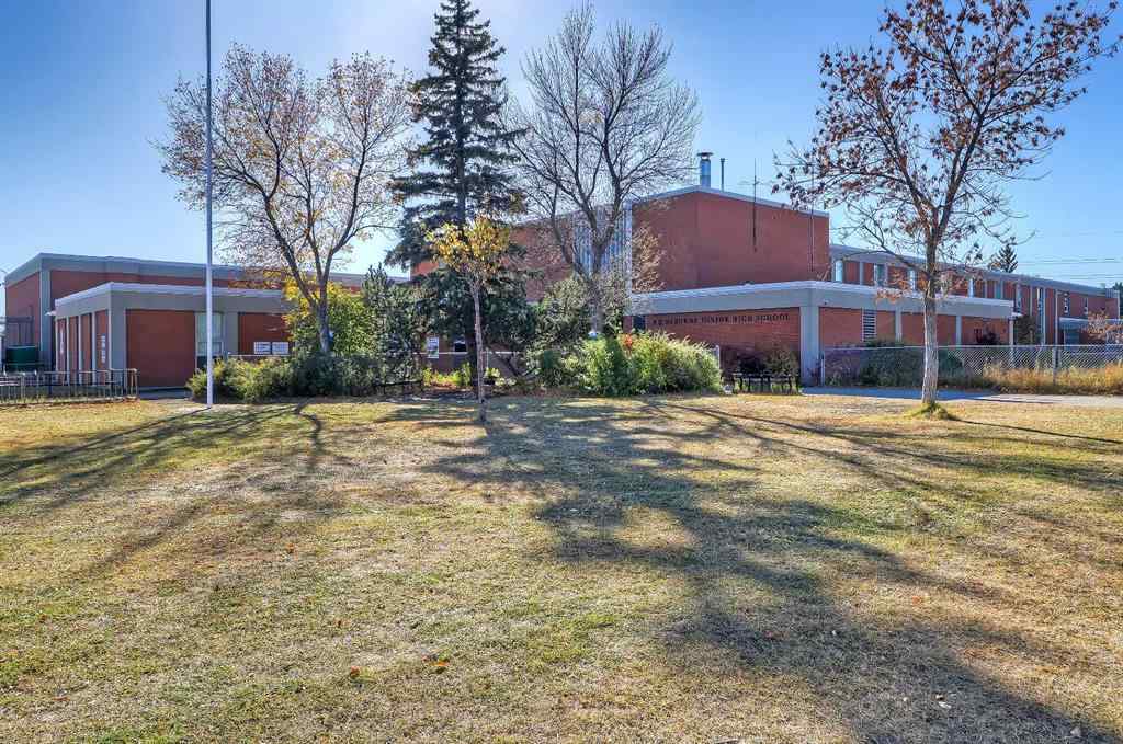 MLS® A2263796 - 5219 Valiant Drive NW in Varsity Calgary, Residential