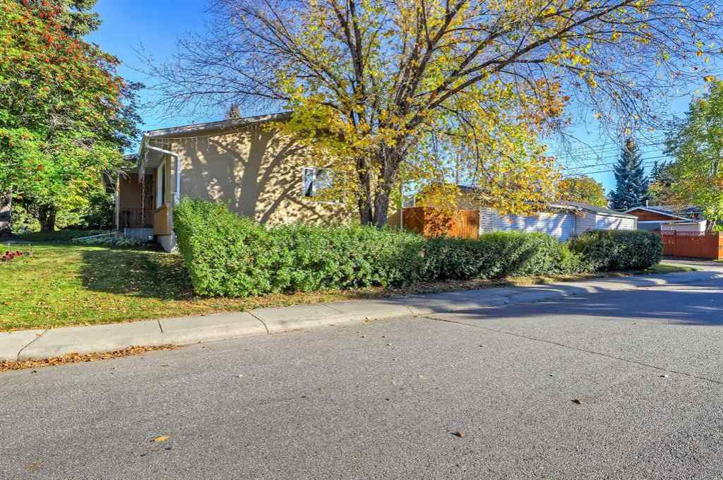 MLS® A2263796 - 5219 Valiant Drive NW in Varsity Calgary, Residential