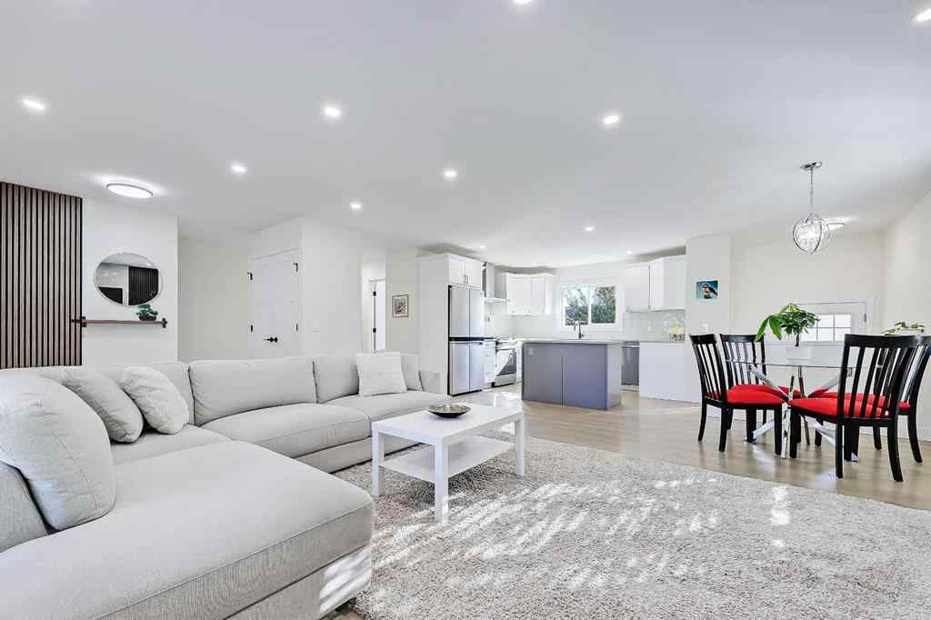 MLS® A2263796 - 5219 Valiant Drive NW in Varsity Calgary, Residential