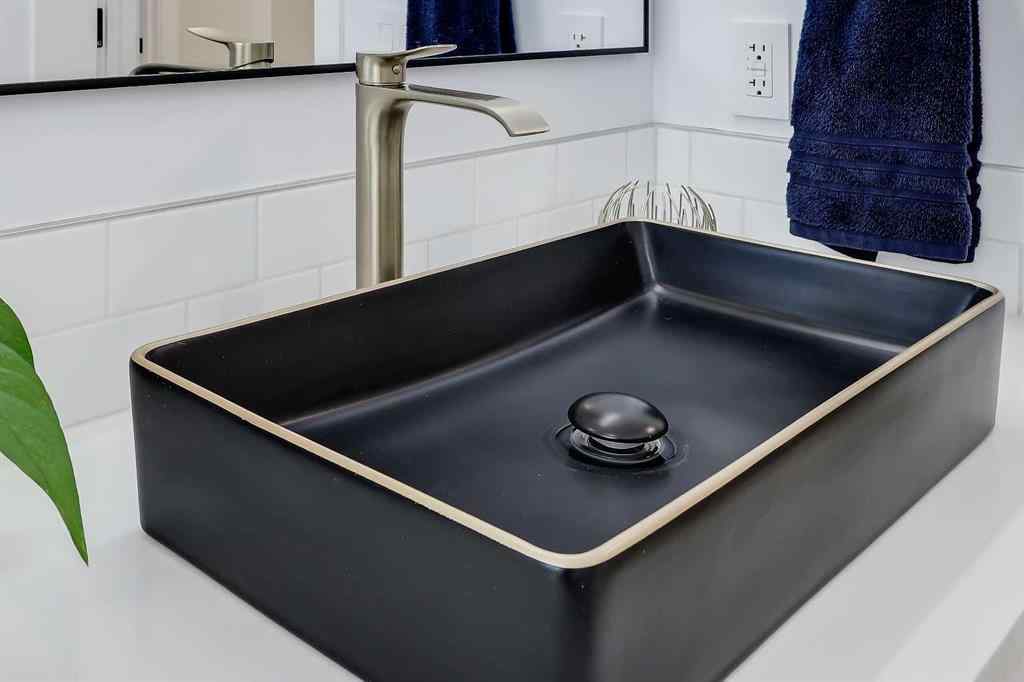 MLS® A2263796 - 5219 Valiant Drive NW in Varsity Calgary, Residential