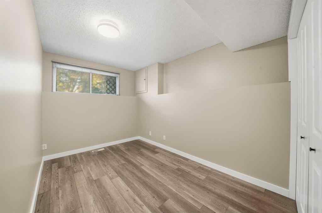MLS® A2263803 - 21 Cunningham Crescent  in Clearview Meadows Red Deer, Residential